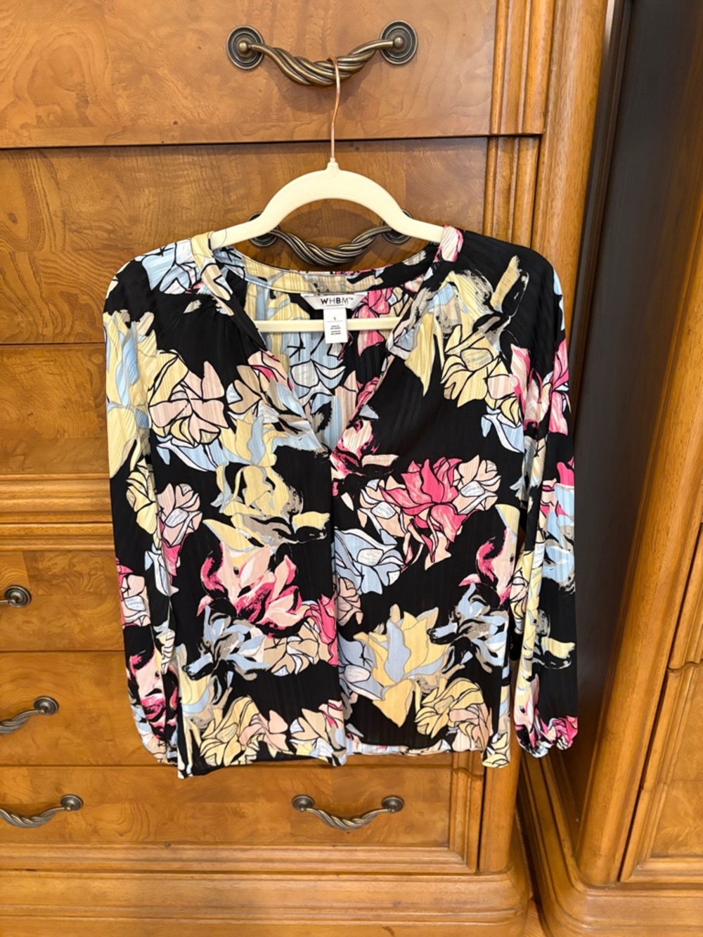 White House Black Market Black Floral V-Neck Button Front Blouse